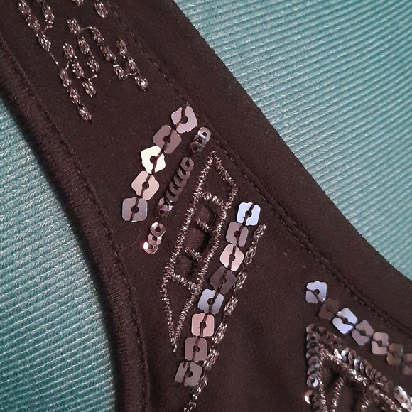 Express Embellished Tank - Picture 3 of 5